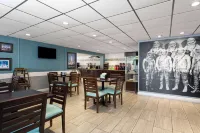 La Quinta Inn by Wyndham Cocoa Beach-Port Canaveral - breakfast