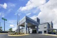 Quality Inn Clarksville - Exit 11 Hotels in Clarksville