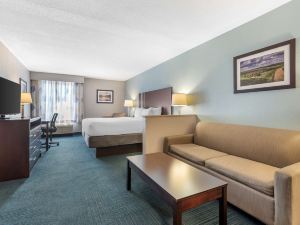 Best Western St. Clairsville Inn  Suites