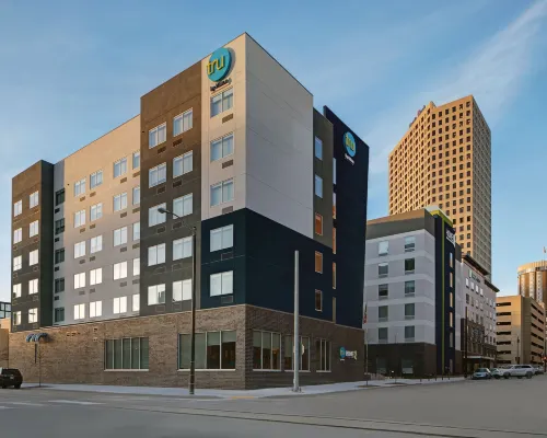 Home2 Suites by Hilton Milwaukee Downtown Hotels near Riverside Theater