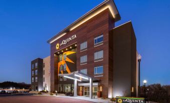 La Quinta Inn & Suites by Wyndham Locust Grove