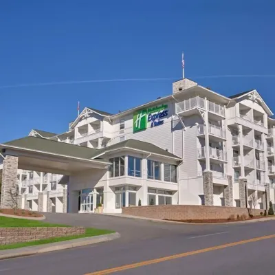 Holiday Inn Express & Suites PIGEON FORGE - SEVIERVILLE by IHG Hotels near The Ridge Outdoor Resort