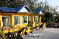 Serene Villa Отели рядом с достопримечательностью «Тренировочный лагерь Tiger Muay Thai & MMA»