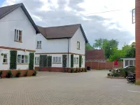 Stansted Airport Lodge Hotels in Birchanger