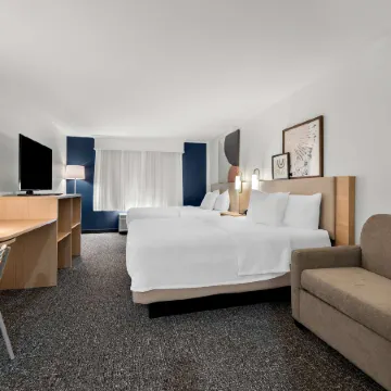 Spark by Hilton Tupelo