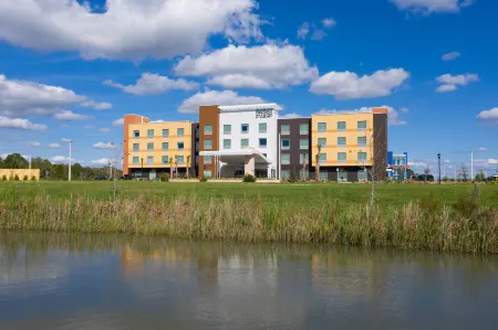 Fairfield Inn & Suites Tampa Wesley Chapel Отели рядом с достопримечательностью «Costco Wholesale»