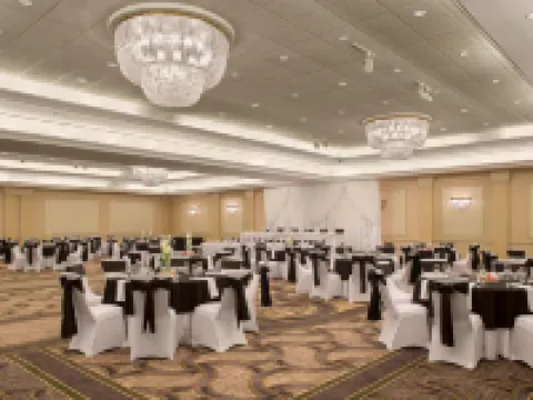 シェラトン スイーツ アクロン カイヤホガ フォールズ サミットのホテル