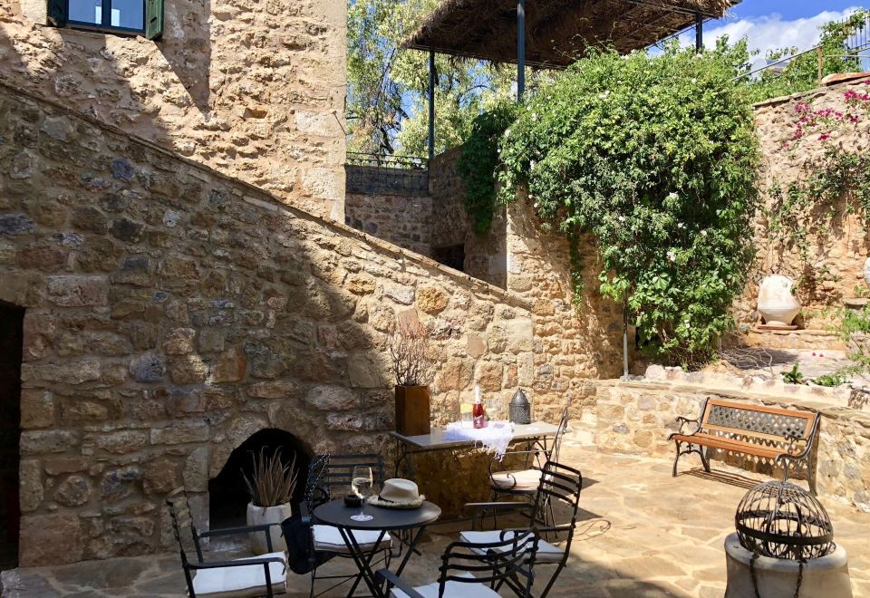 Hotel Villa Vager Mani Hotel, Exterior, Garden