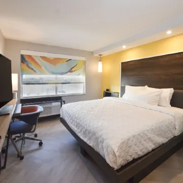 Tru by Hilton Lawrence