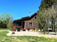 Fishing & Boating 3 Bed/2 Bath Cozy Cabin at Mark Twain Lake! Hotels in Ralls County