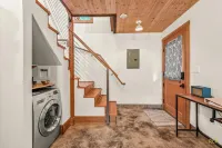 Sun filled Hawthorne-Belmont Casa De Campo