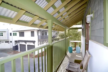 In the Heart of Rosemary Beach - Beach, Pool, & Shops Steps Away