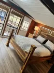 Large Private Home on Lake Ouachita! Beautiful creek running into the lake. Twin Creek Crystal Mine附近的飯店