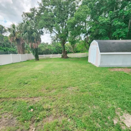 Charming 4-bedroom Cottage- BEST LOCATION & BACKYARD
