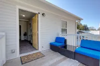 Experience the Difference Best CozyClean Retreat in Town! Sleep 4. Dryer/Washer.