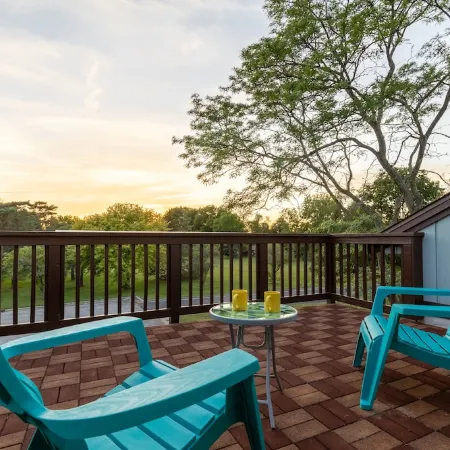 2-Bdr Main St. Loft, Pet Friendly!!