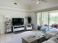 Stunning Lake house,heated pool, pet friendly,close to beach, restaurants ,bars 플라글러 카운티 호텔