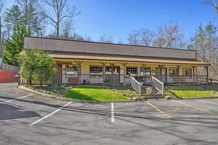 Creek-side Campsite / Gatlinburg, Pigeon Forge, Smoky Mountains.