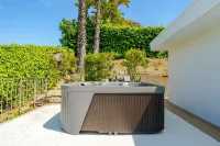 Spacious Studio City Home: Pool, Jacuzzi, Valley Views, Near Universal