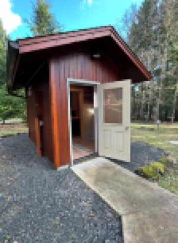 House in the Mountains w/ hot tub, sauna, pool table and more !! Hotels in Skamania County