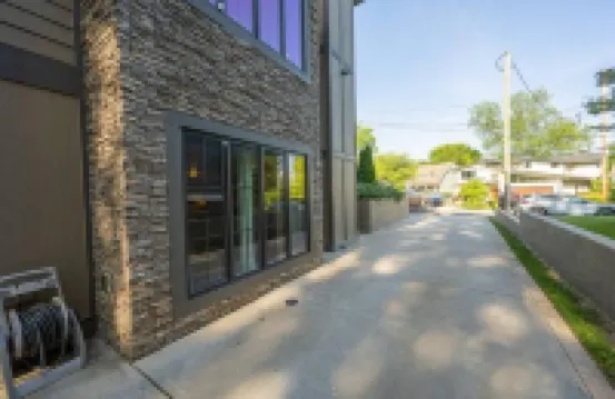 Stunning Uptown Luxury Apartment