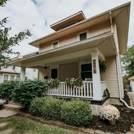 Cozy Craftsman ‘05 near downtown | Pet Friendly!