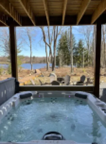 Luxurious Chalet in Blakeslee: Game Room, Hot Tub, Lake Access, Fire pit