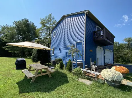 Vineyard Carriage House with High Speed Internet.