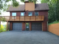 Cozy Log Home-Your Perfect Escape!Enjoy Nature and Wildlife from the Deck!