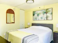 Nice Ocean View 1Bed Room, Full Kitchen, Near Waikiki Beach! Rooftop Pool&BBQ.