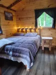 Charming Amish-Built Log Cabin in Utica, PA 앨리게니 트레일 주변 호텔