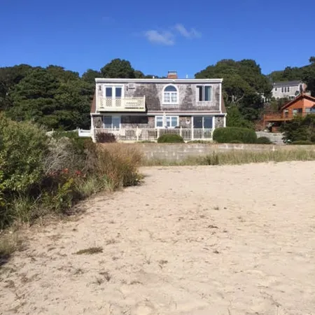 Amazing SALTWATER FRONT on Follins Pond!! 4bdrm/2bth