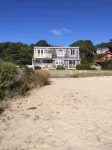 Amazing SALTWATER FRONT on Follins Pond!! 4bdrm/2bth