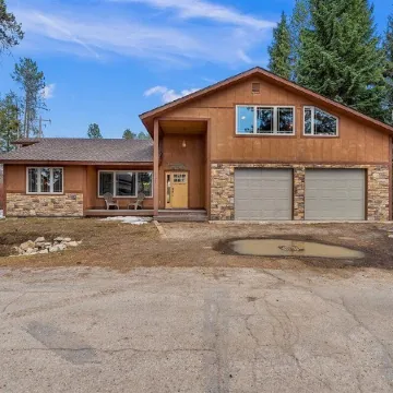 CJ's Lakeview Cabin HotTub Spotless! GameRoom Parking Stocked Kitchen