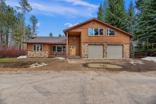CJ's Lakeview Cabin HotTub Spotless! GameRoom Parking Stocked Kitchen