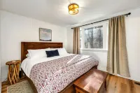 Cozy, Pet-Friendly Escape Near Lake & Mountains