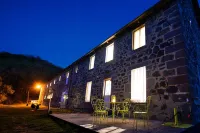 Gite de Rochebrune, Évasion et Déconnexion au Cœur des Monts du Cantal Hotels near Le Moulin de Drils