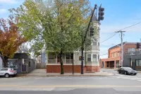 Downtown/Federal Hill on Broadway-walk everywhere!
