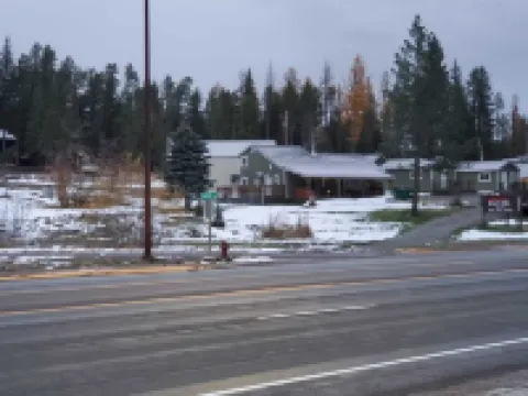 Fully Remodeled Mountain View home near Glacier National Park Hotels in Coram