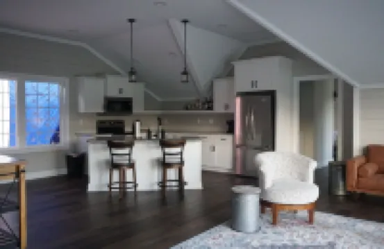 New Barn Apartment on 55 acres/waterfront