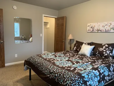 Juniper Townhome #3 Отели в г. Митчелл