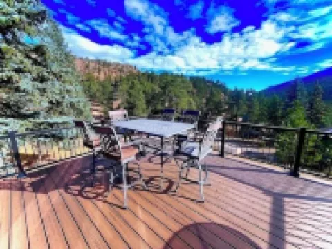 Updated Cabin Getaway Backs to Rocky Mountain Park, Beautiful Views! Adults Only