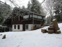 Silent, traditional forest house with pool / sauna Hotels in Morbach