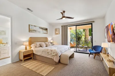 Luxurious Little Tuscany Retreat, Nested at Mountain Range in Top Neighborhood