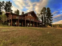 Grandpa’s Place. Exclusive, Stunning, Private Log Home. Firepit & Pond