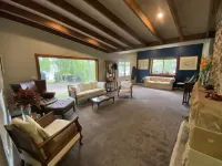 6 Bed, 4 Bath, 3 Level Renovated Barn, 1400m to Bowral Centre, 320m2, Peaceful