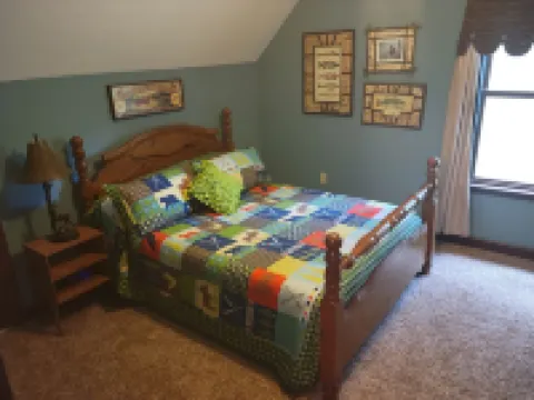 Cozy Bear Paradise  on Weiss Lake  in the foothills of the Appalachian Mountains