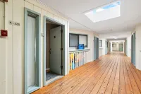 Pelican View Villa- Steps to beach, pool, bars, restaurants, & close to golf