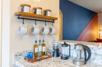 Modern Home Near Rose District: KING Bed, Hot Tub