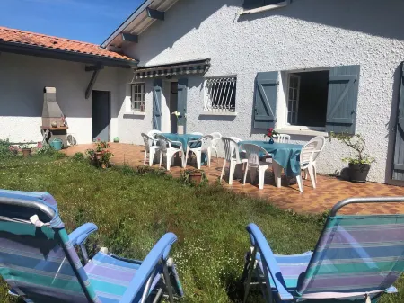 Belle Landaise between sea and lake Отели в г. Мимизан